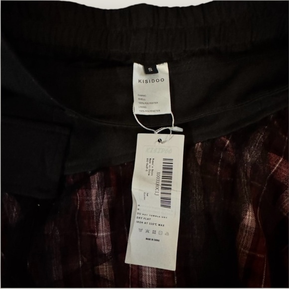 ✨ NWT! Red & Black Plaid Skirt with Black Lace Overlay ✨ - Picture 4 of 7